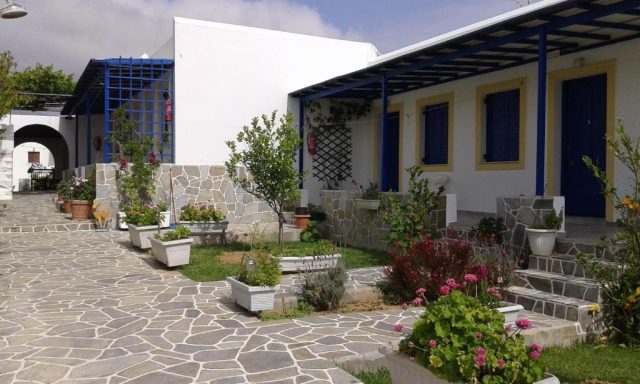 ΠΡΟΜΠΟΝΑΣ ΝΙΚΟΣ – PROMBONA STUDIOS – ΕΝΟΙΚΙΑΖΟΜΕΝΑ ΔΩΜΑΤΙΑ – ΠΑΡΟΣ ΚΥΚΛΑΔΕΣ