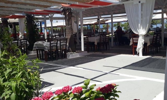 ΑΘΩΣ – ΜΑΡΙΑ ΜΠΛΕ – ΤΑΒΕΡΝΑ ΨΑΡΟΤΑΒΕΡΝΑ – ΠΑΡΑΛΙΑ ΙΕΡΙΣΣΟΣ ΧΑΛΚΙΔΙΚΗΣ