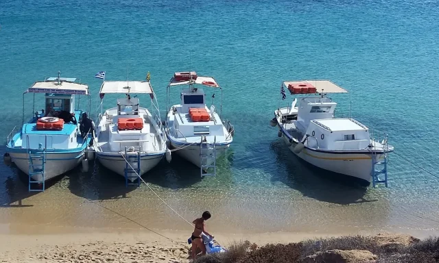 MYKONOS SEA TRANSFERS – ΥΠΗΡΕΣΙΑ ΕΝΟΙΚΙΑΣΗΣ ΣΚΑΦΩΝ – ΣΩΜΑΤΕΙΟ ΛΕΜΒΟΥΧΩΝ ΕΝΟΙΚΙΑΣΕΙΣ ΣΚΑΦΩΝ – ΜΥΚΟΝΟΣ ΚΥΚΛΑΔΕΣ