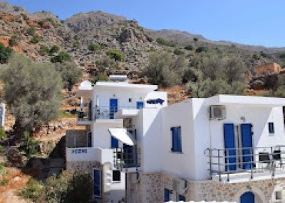 BEZHANI P. ALMA –  JOHN AKROYALI – ΕΝΟΙΚΙΑΖΟΜΕΝΑ ΔΩΜΑΤΙΑ – ΛΟΥΤΡΟ ΧΩΡΑ ΣΦΑΚΙΩΝ ΧΑΝΙΑ